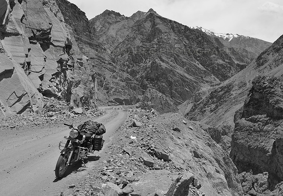 Royal Enfield Classic 500 loaded with luggage