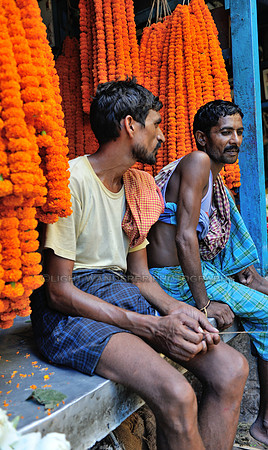 Flower sellers in discussion