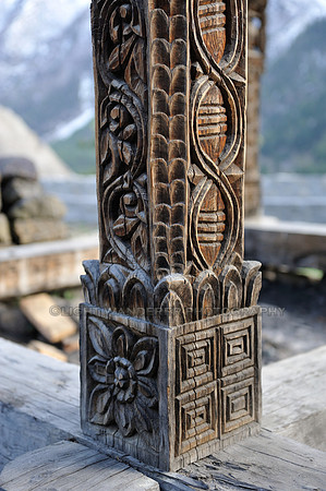 Woodcarving in Rakcham village temple